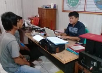 Dua dari empat tersangka pengguna sabu-sabu saat menjalani pemeriksaan di Satnarkoba Polres Lampung Utara, kamis (16/1/2020). HARI