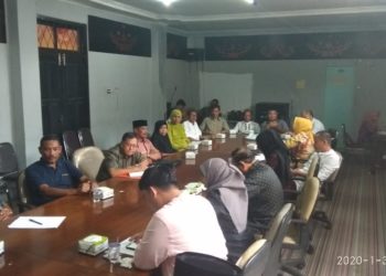 Hearing Komisi III DPRD Lampura, Manajemen PT TWBP mangkir dari undangan dewan setempat, Kamis (30/1). LAMPUNG POST/FAJAR NOFITRA