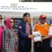 Lintasarta, menjalin kerja sama dengan Badan Amil Zakat Nasional (Baznas) untuk menyalurkan bantuan berupa ribuan paket hygiene kit, baby kit, dan alat kebersihan rumah untuk korban banjir, di Kampung Pulo, Jakarta Timur, Sabtu (4/1).