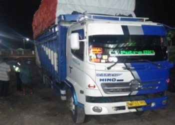 Mobil yang melindas ibu hamil ditemukan di Rumah Makan Simpanglima, Kecamatan Ketapang. Lampost.co/Aan Kridolaksono