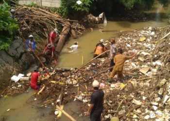 Kelurahan Kelapa Tiga Ajak Masyarakat Peduli Lingkungan
