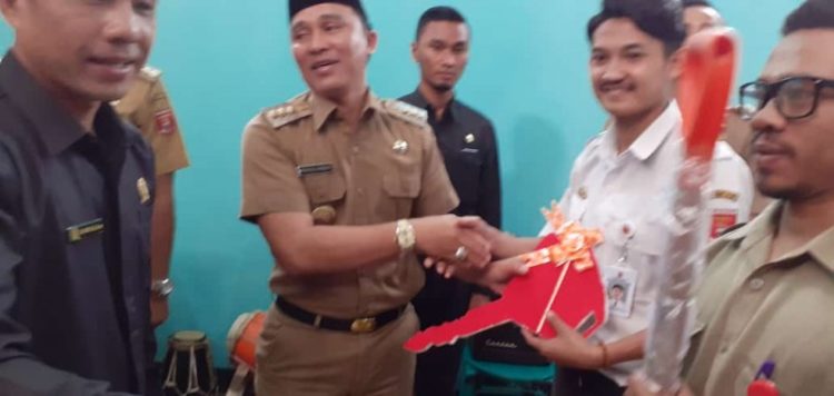 Bupati Lambar serahkan kendaraan bentor untuk perpustakaan keliling kepada kecamatan Kebuntebu.Dok Dinas Perpustakaan