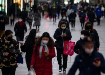 Virus Korona berpusat di Wuhan, Tiongkok dan menyebar sangat cepat. Foto: AFP