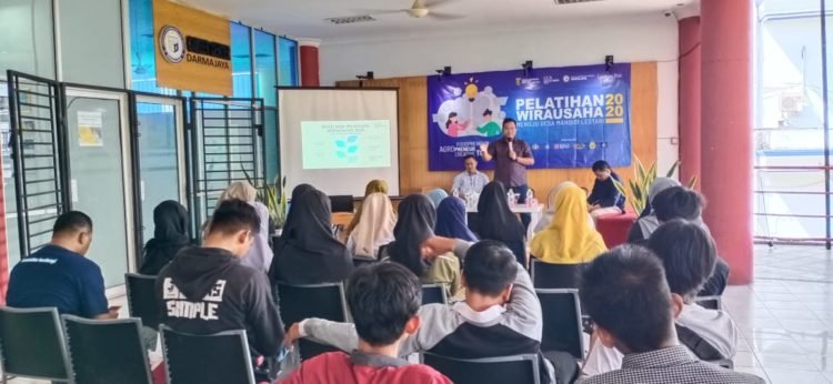 CCAI Latih Kejelian Mahasiswa Melihat Peluang Usaha