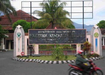 Lulusan Poltekkes Teladan Penerapan Prokes