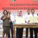 Bupati Tanggamus Dewi Handajani dan Kajari David P Duarsa teken MoU di Balai Keratun, Pemprov Lampung, Rabu, 5 Februari 2020. (Dok Humas Pemkab Tanggamus)