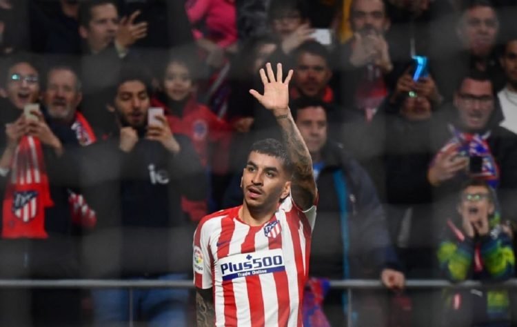 RAYAKAN GOL. Momen gelandang Atletico Madrid, Angel Correa, merayakan golnya ke gawang Villarreal pada pekan ke-25 La Liga Spanyol, di Wanda Metropolitano, Senin (24/2) dini hari WIB. Pada laga itu Atletico mengalahkan Villarreal 3-1.(AFP/GABRIEL BOUYS)
