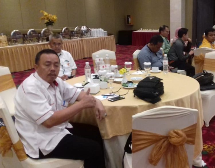 BIMTEK. Para peserta mengikuti bimbingan teknis penyusunan laporan pertanggungjawaban keuangan dana KONI Provinsi Lampung, di Hotel Emersia Bandar Lampung, Kamis (6/2).(DOK. KONI LAMPUNG)