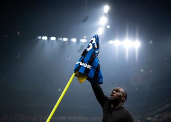 CETAK GOL. Pemain depan Inter Milan, Romelu Lukaku, melakukan selebrasi usai mencetak gol pada pertandingan Serie A Italia antara Inter Milan vs AC Milan, di Stadion Giuseppe Meazza, Senin (10/2) dini hari WIB.(AFP/MARCO BERTORELLO)