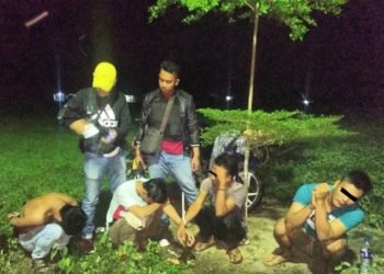 Empat Pria Pesta Ganja di Lapangan Sepak Bola