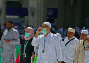 Virus korona sempat memaksa Pemerintah Arab Saudi menutup Mekkah. Foto: AFP