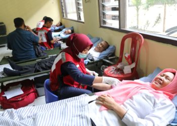 Chandra-Pemprov Sumbang 300 Kantong Darah