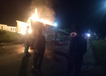 Kebakaran Truk Muat Karbit Diduga Korsleting