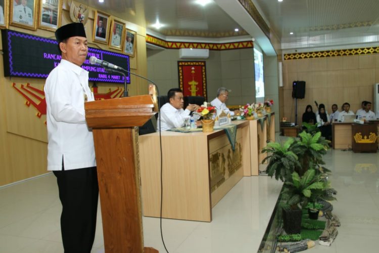 PERENCANAAN KERJA. Forum Konsultasi Rencana Kerja Pemerintah Daerah (RKPD) Lampung Utara 2021 berupaya meningkatkan pembangunan ke depan dilaksanakan di ruang Tapis Sekdakab setempat, Rabu (4/3). n DOK DISKOMINFO LAMPURA