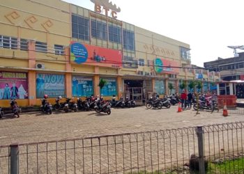 Rintih Pedagang Bambu Kuning di Tengah Physical Distancing