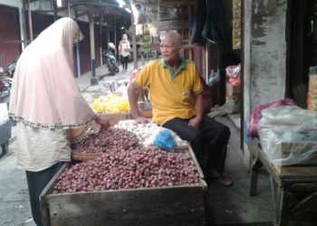 Pedagang bumbu dapur, Pasar Sentral Kotabumi. Yudhi