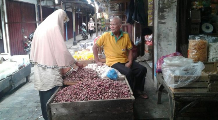 Pedagang bumbu dapur, Pasar Sentral Kotabumi. Yudhi