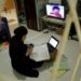 Belajar di rumah lewat internet. (ANTARA)