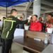 PENCEGAHAN. Petugas pelabuhan memeriksa Plt Bupati Lampung Selatan Nanang Ermanto dalam rangka pencegahan virus corona, Minggu, 15 Maret 2020, dalam kunjungan ke Pelabuhan Bakauheni, Lampung Selatan.
n DOK PEMKAB LAMSEL