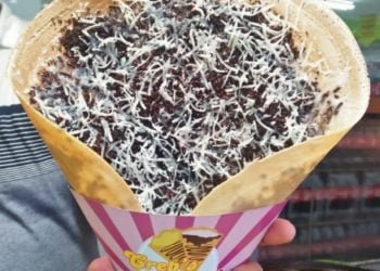 Manis dan gurih serta kriuk, itulah camilan crepes kekinian. (LAMPUNG POST/NUR JANNAH)