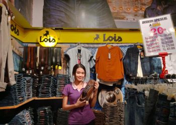 Koleksi Lois di Sogo Branded Store