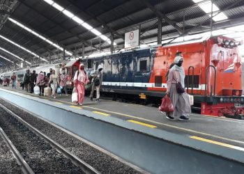 KA Lokal Hanya Layani Pekerja Esensial dan Kritikal