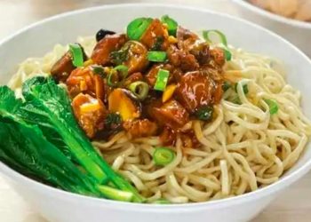 Mi ayam nikmat. (LAMPUNG POST)