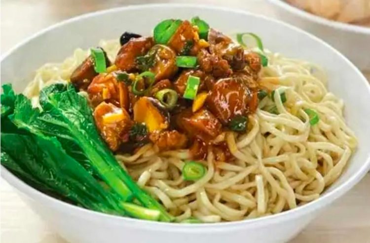 Mi ayam nikmat. (LAMPUNG POST)