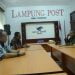KUNJUNGAN DANREM. Komandan Korem 043/Garuda Hitam Kolonel Infanteri Toto Jumariono (kanan) berbincang dengan Pemimpin Redaksi Lampung Post Iskandar Zulkarnain dan Pemimpin Perusahaan Lampung Post Riza Mauludin saat kunjungan ke Kantor Lampung Post, Rabu (13/5).
n LAMPUNG POST/HENDRIVAN GUMAL