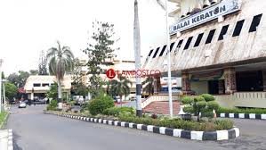 (DOK LAMPOST.CO)