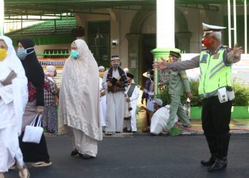 Lebaran dengan mengedepankan protokol kesehatan. (LAMPUNG POST/ZAINUDDIN)