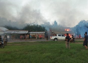 Dua Kios BBM Eceran Terbakar