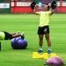 Lee Yoo-joon (kanan) sedang berlatih dengan rekan setimnya di Bhayangkara FC di Stadion PTIK, Jakarta, Senin (22/6/2020) lalu.  Antara