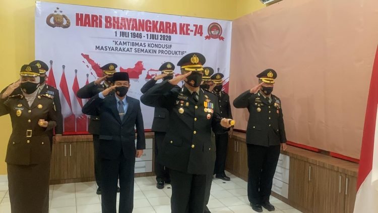 Polres Lampung Utara menggelar upacara secara virtual di Aula Rekumfu Mapolres setempat, Rabu (1/7/2020). HARI SUPRIYONO