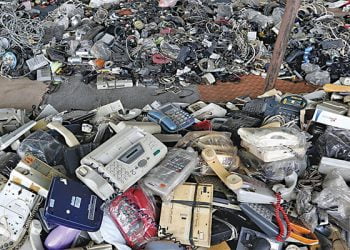 Sampah elektronik.  AP//TATAN SYUFLANA