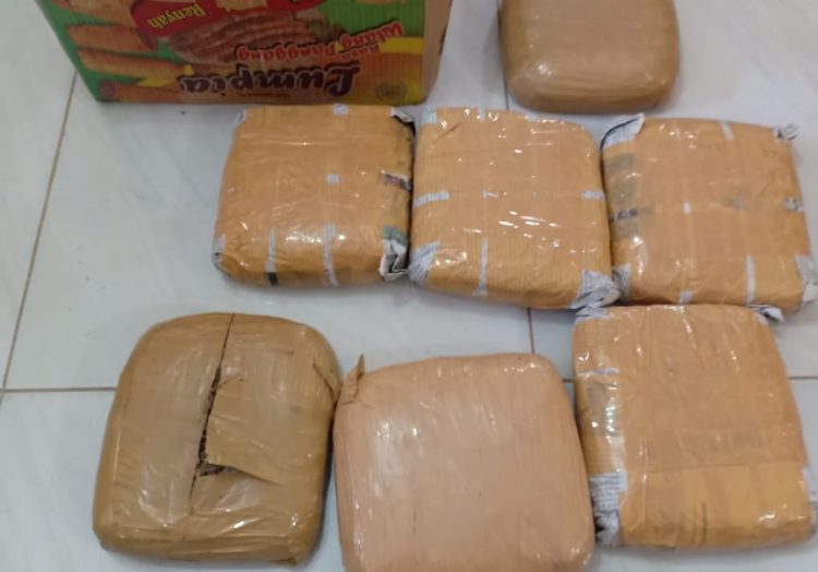 16 KG Ganja Disimpan Dalam Koper