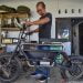 SEPEDA LISTRIK. Gede Sukarma Dijaya mengecek sepeda listrik rancangannya sebelum dipasarkan di bangkel Industri Kecil Menengah (IKM) Le-Bui ( Lombok E-Bike Builder ) di Desa Keru, Kecamatan Narmada, Lombok Barat, NTB, Kamis (2/7). Sepeda listrik yang masih diproduksi berdasarkan pesanan tersebut selain dipasarkan untuk dalam negeri juga dijual ke Amerika, Australia, Norwegia dan Inggris dengan harga per unitnya mulai dari Rp15 juta hingga Rp100 juta tergantung model dan spesifikasi.
ANTARA FOTO/Ahmad Subaidi