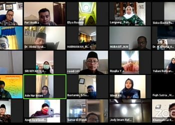 Tangkapan layar webinar nasional membahas Strategi Komunikasi Politik dalam Menghadapi Era New Normal. LAMPUNG POST/UMAR ROBBANI