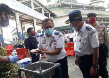 Direktur Jenderal Perhubungan Darat, Budi Setiyadi mengatakan Peraturan Menteri terkait bersepeda telah selesai.  ANTARA/ Damiri