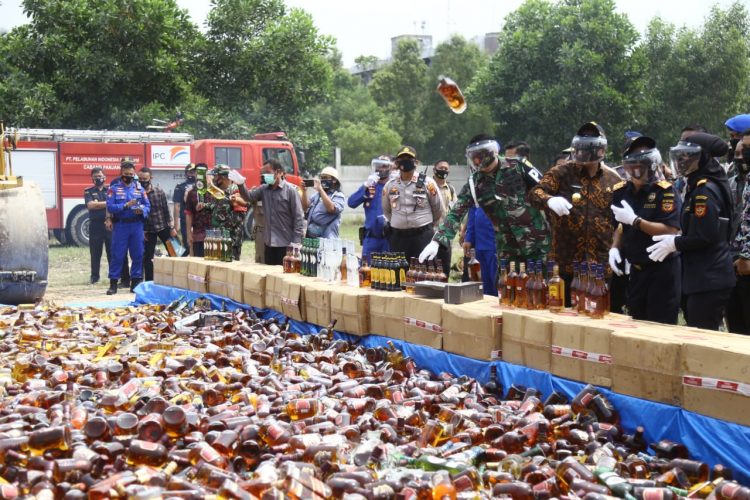 Barang Ilegal Senilai Rp11 Miliar Dimusnahkan