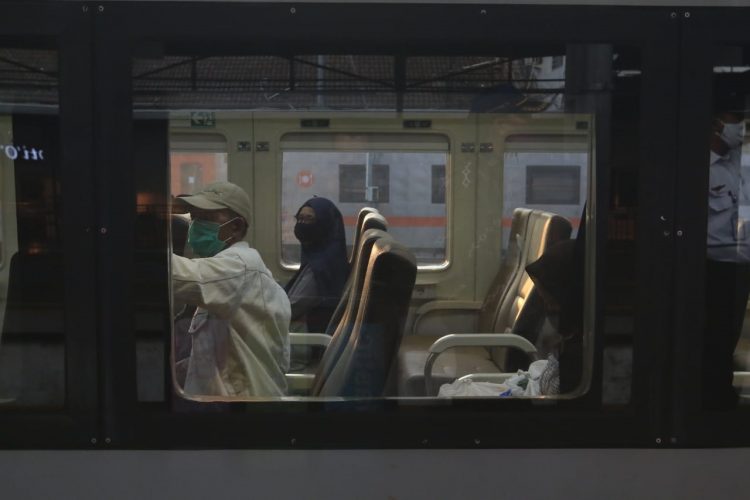 Penumpang KA Jarak Jauh Cukup Tunjukan Negatif Antigen