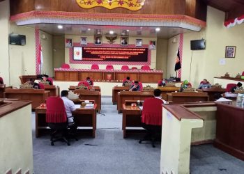 TUNDA PEMBAHASAN. Badan Anggaran DPRD Lambar menunda hearing pembahasan KUA PPAS karena data RKA OPD tidak lengkap. n LAMPUNG POST/ELIYAH