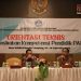 PENINGKATAN KOMPETENSI. Kepala BP PAUD Dikmas Lampung Khairullah saat orientasi teknis peningkatan kompetensi bagi 300 tenaga pendidik PAUD di Lampung, Selasa (8/9). Kegiatan dibagi menjadi lima angkatan untuk menghindari adanya kerumunan sebagai pencegahan penyebaran Covid-19.
n ISTIMEWA