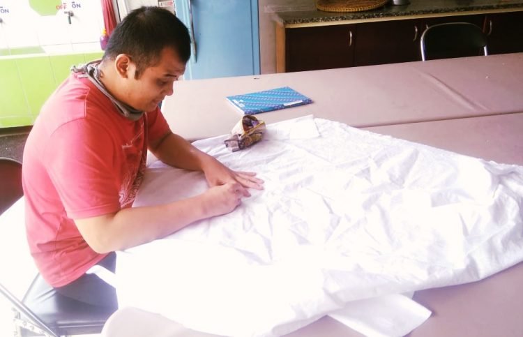 Perajin Kain Tenun Badui Kembali Produksi