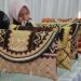 UMKM TERDAMPAK COVID-19. Salah satu UMKM perajin tapis mengikut salah satu pameran di Rajabasa, Bandar Lampung, beberapa waktu yang lalu. Masa pandemi Covid-19 salah satunya berdampak pada usaha mikro, kecil, dan menengah (UMKM). Bahkan, dampaknya terjadi hingga 30 ribu pelaku ekonomi kerakyatan tersebut di Lampung.
LAMPUNG POST/HENDRIVAN GUMALA