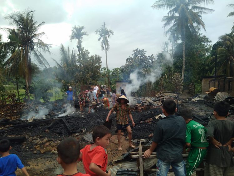 Dua Keluarga Selamat dari Kebakaran Rumah