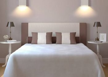 Lampu tidur tak hanya memperindah ruangan tapi juga membuat tidur lebih nyaman dan nyenyak. (DOK)