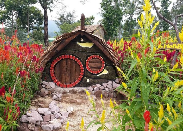 Taman edukasi Umbul Helau bisa belajar bercocok tanam maupun merawat ternak. (LAMPUNG POST/APRIESTI L)