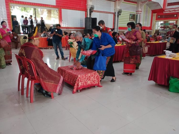 Eksotika Pernikahan Adat Batak Era Normal Baru