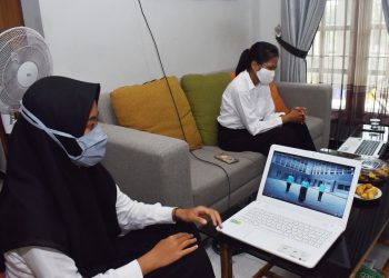 Belajar lewat daring butuh kuota lebih. Perlu hemat data dengan pemaiakan yang tepat. (DOK)